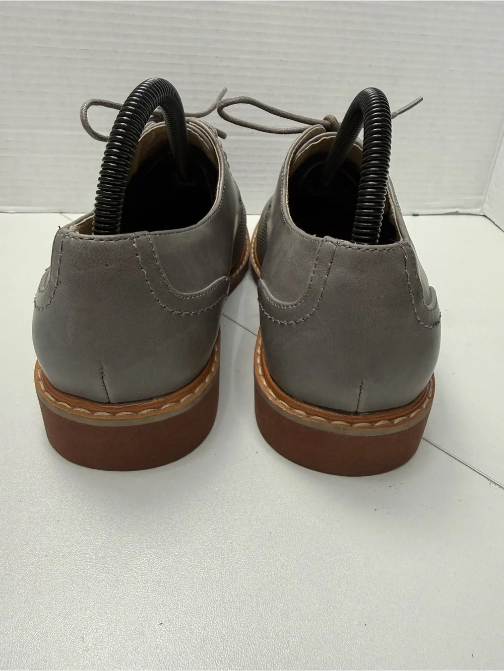 Unlisted by Kenneth Cole Grey Textured Lace-Up Oxfords size 7.5